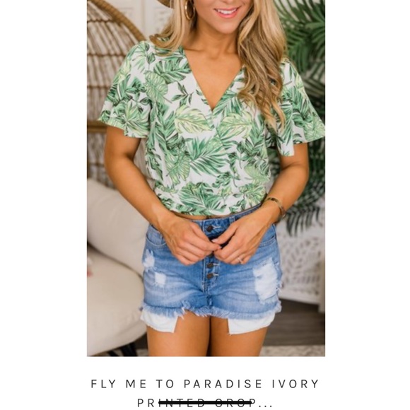 Pink Lily Tops - Pink Lily printed crop top🌴